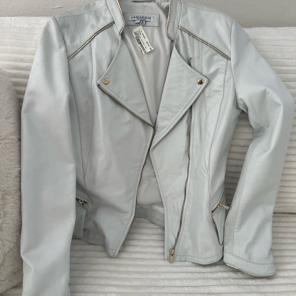 LAMARQUE White Leather Jacket with Asymmetrical Zipper and Structured Shoulders